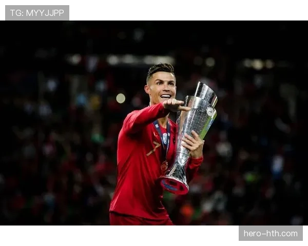 罗纳尔多稳居葡萄牙历史射手榜首,传奇之路再迎新辉煌 罗纳尔多稳居葡萄牙历史射手榜首,传奇之路再迎新辉煌