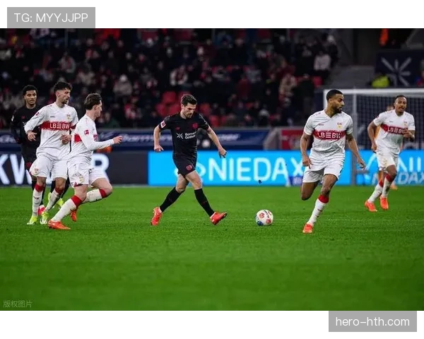 法兰克福新援表现稳健，助力球队冲击德甲冠军