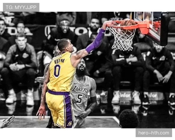 格兰杰利用挡拆空间拉开差距，助力球队三分效率提升